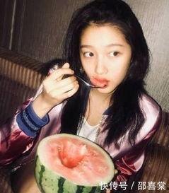娱乐圈里的人都吃瓜,瓜田李下,揭秘明星们的幕后故事 第2张 娱乐圈里的人都吃瓜,瓜田李下,揭秘明星们的幕后故事 第2张