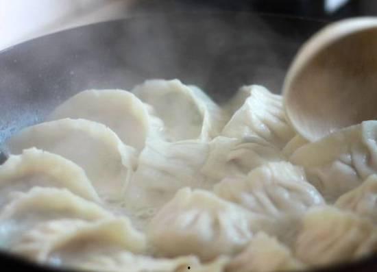 厨师爆料饺子馆视频播放,厨师亲述幕后制作过程，视频曝光惊人细节  第1张