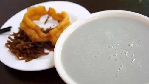娱乐吃瓜酱豆汁视频,揭秘网红美食背后的故事  第2张