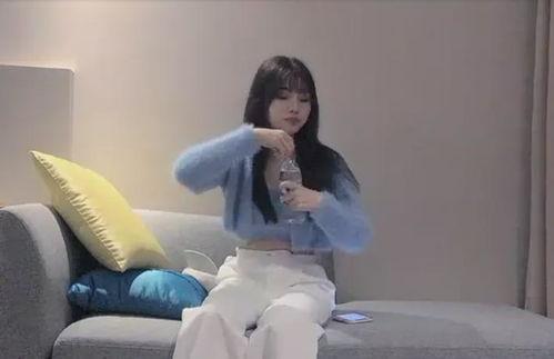 吃瓜网红穿护士服,吃瓜群众的新时尚潮流 第3张 吃瓜网红穿护士服,吃瓜群众的新时尚潮流 第3张