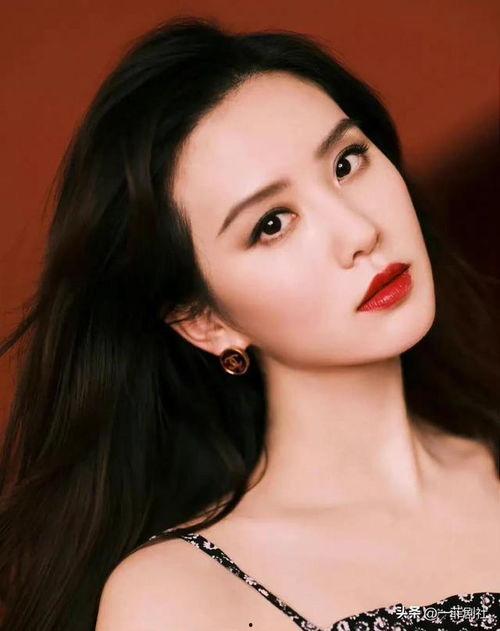 近期爆料的娱乐圈女明星,揭秘近期热点事件背后的真相