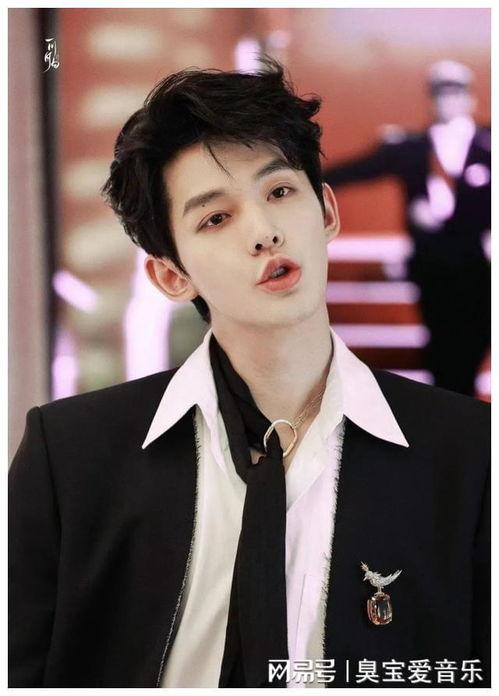 刘学义娱乐爆料视频大全,揭秘娱乐圈幕后故事  第2张 刘学义娱乐爆料视频大全,揭秘娱乐圈幕后故事  第2张