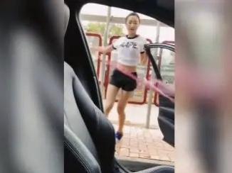 26岁港姐恋情爆料视频,26岁美女与神秘男友甜蜜互动引热议